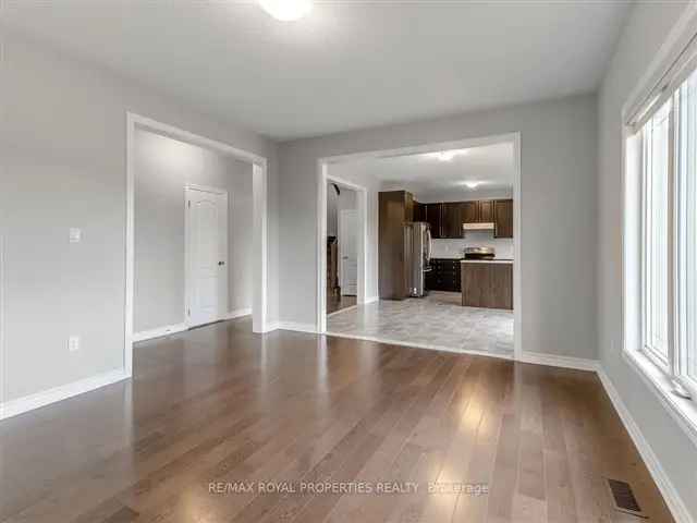 4 Bedroom Detached Home Double Garage Hardwood Floors