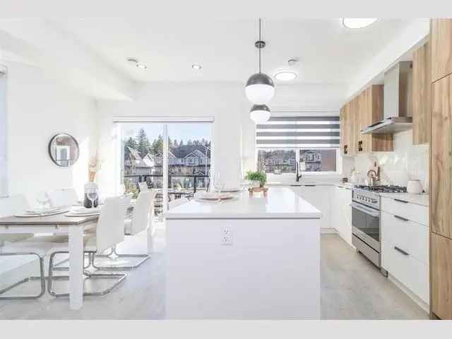 Modern 3-Bedroom Townhouse in Surrey's Sullivan Station