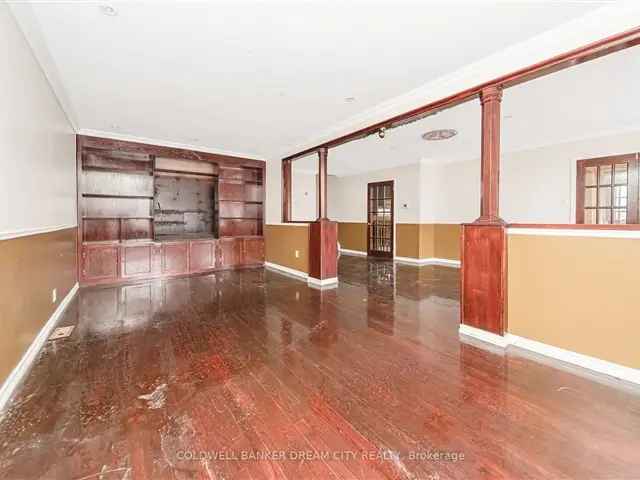 House For Sale in Mississauga, Ontario