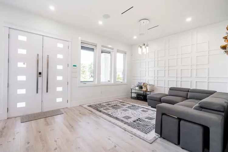 Clayton House for Sale Family Home Open Concept 2 Bedroom Suite