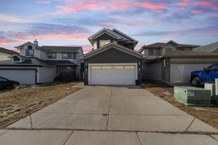 House For Sale in Calgary, Alberta