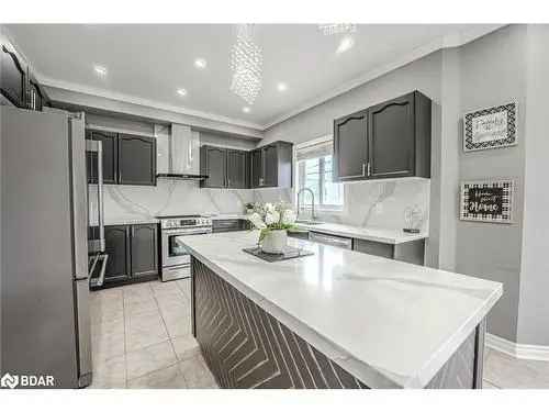 House For Sale In Barrie, Ontario