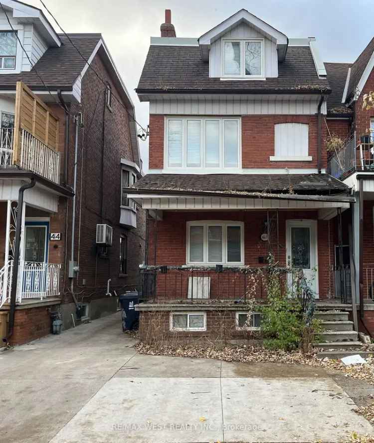 House For Sale in Toronto, Ontario