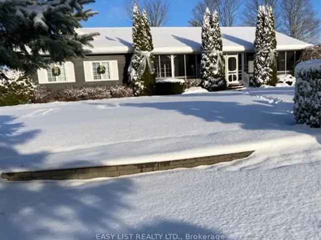 Country Home with Spacious Rooms, Games Room and Outdoor Oasis