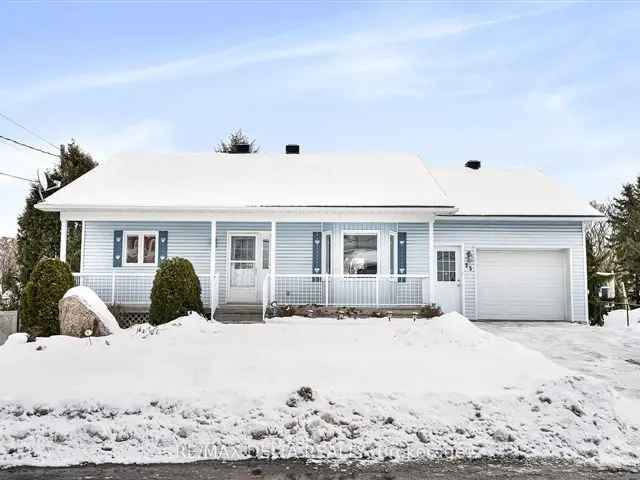 35 Union St Bungalow - Modern Living in Vankleek Hill