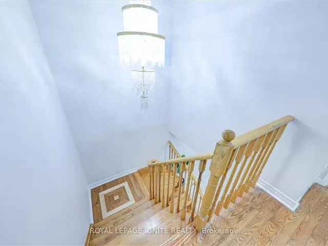 4+2 Bedroom Detached Home in Middlefield with Separate Entrance