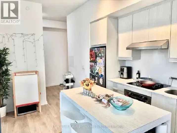 North York Fairview Mall Condo 2 Bed 1 Den 2 Bath Parking