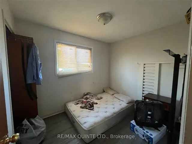 House For Sale in Belleville, Ontario