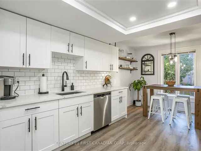 Westmount Townhome 3 Beds 1.5 Baths Updated Modern Kitchen