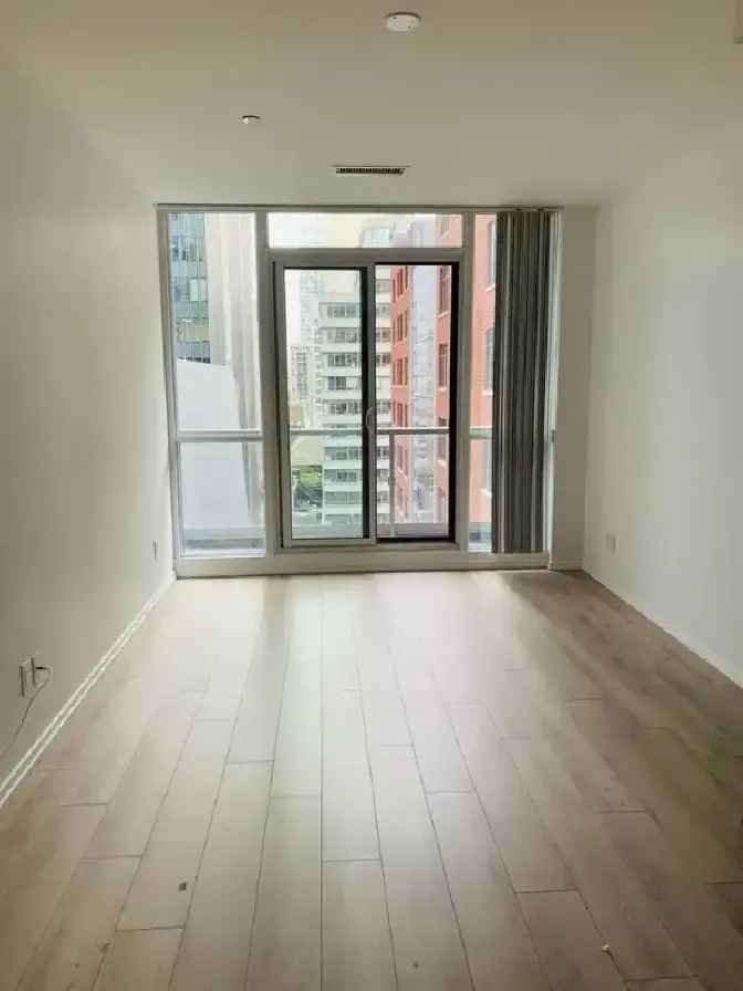 70 TEMPERANCE STREET TORONTO Corner Unit Condo for Lease Nov 1