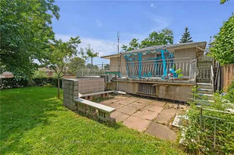 Raised Bungalow in Hamilton South Bend - In-law Suite Potential