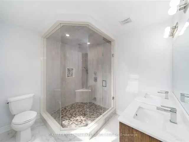 House For Sale in Barrie, Ontario