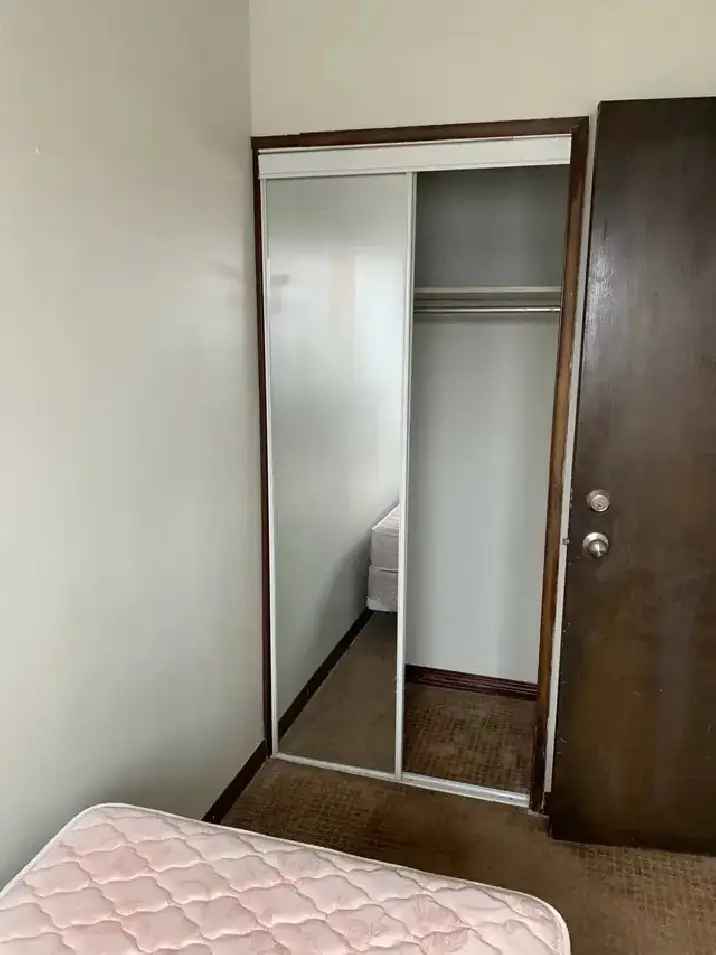 Room for rent in Capitol Hill