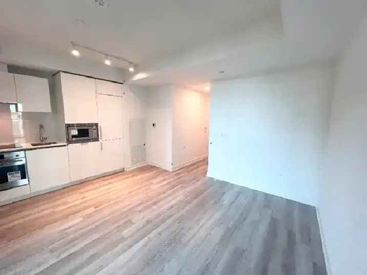 University and Dundas 1bed 1bath AA Condo Available for Rent