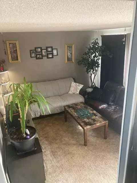 1030 sq ft 4 Bedroom Home Near Schools and Trails