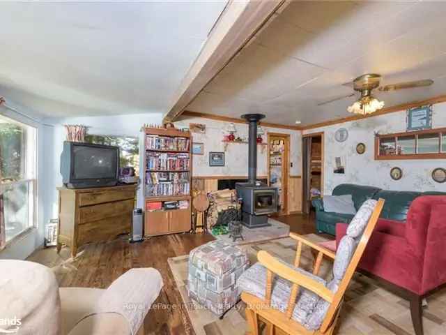 Healey Lake Waterfront Property 3 Bedroom Cottage Sandy Beach Private Point