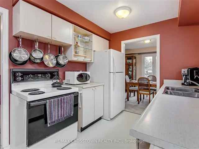 House For Sale in Barrie, Ontario