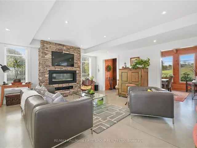 House For Sale in Hamilton Township, Ontario