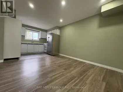 3 Bedroom 2 Bath Semi-Detached House in Mississauga