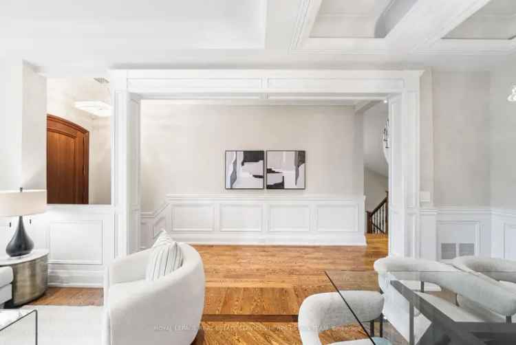 Luxury 4 1 Bedroom Family Home in North Leaside