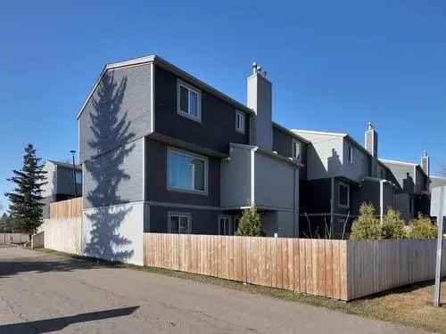 3 Bedroom Townhouse For Sale in Edmonton