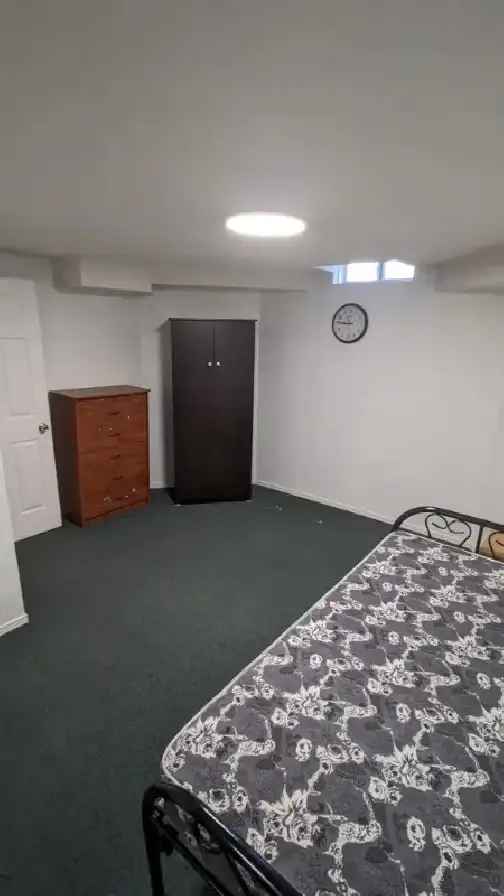 Private room for rent in Scarborough with utilities extra