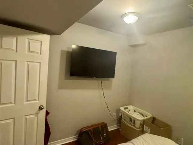 One Bedroom Basement Apartment Brampton West