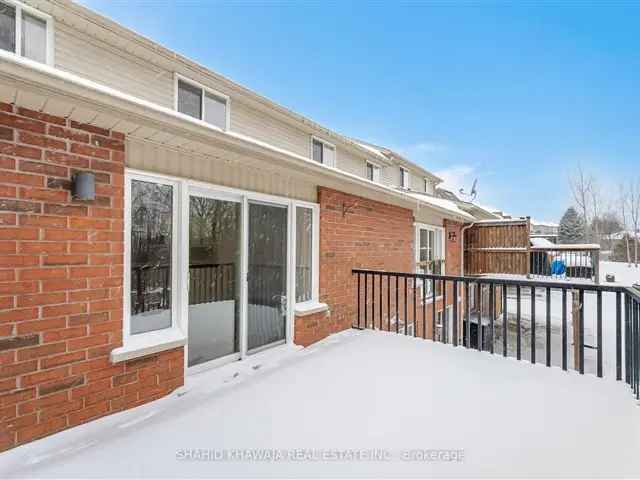 Townhouse For Sale in 310, Briarmeadow Drive, Kitchener, Ontario