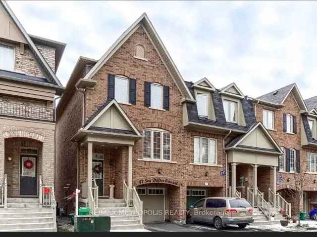 Townhouse For Sale in Brampton, Ontario