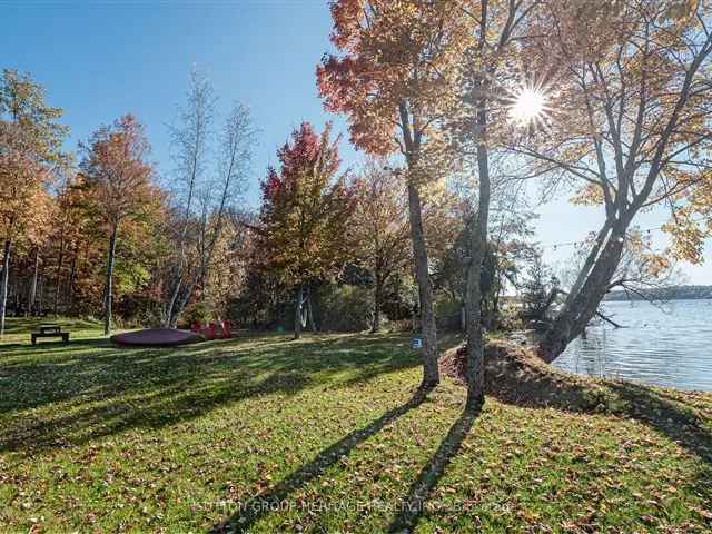 Charming 2-Bedroom Waterfront Cottage -  Year-Round Retreat