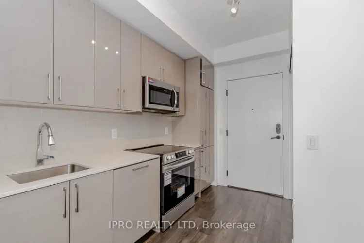 Luxury 2 BR Apartment with Ravine Views and Amenities