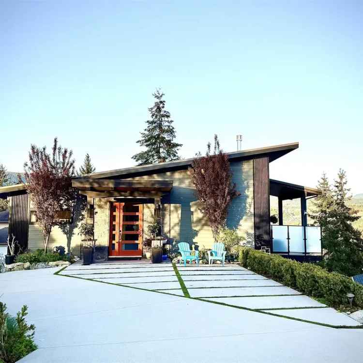 7 Bedroom Luxury Home with Panoramic Views and Income Potential