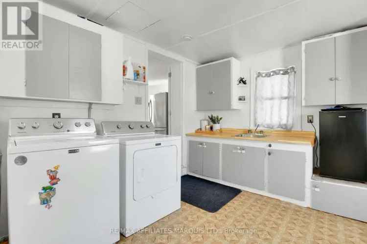 Charming First Time Home or Downsizer - Main Floor Laundry & Summer Kitchen