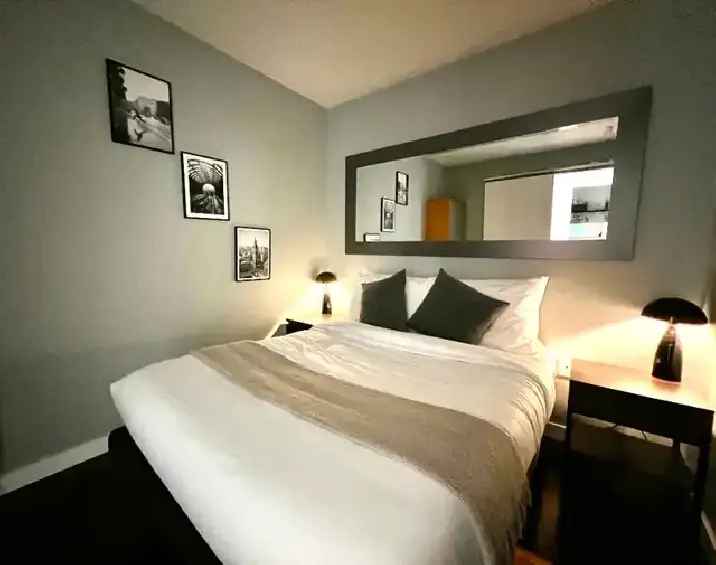 2 BED 2 FULL 2 BATH Prestige Old Montreal.