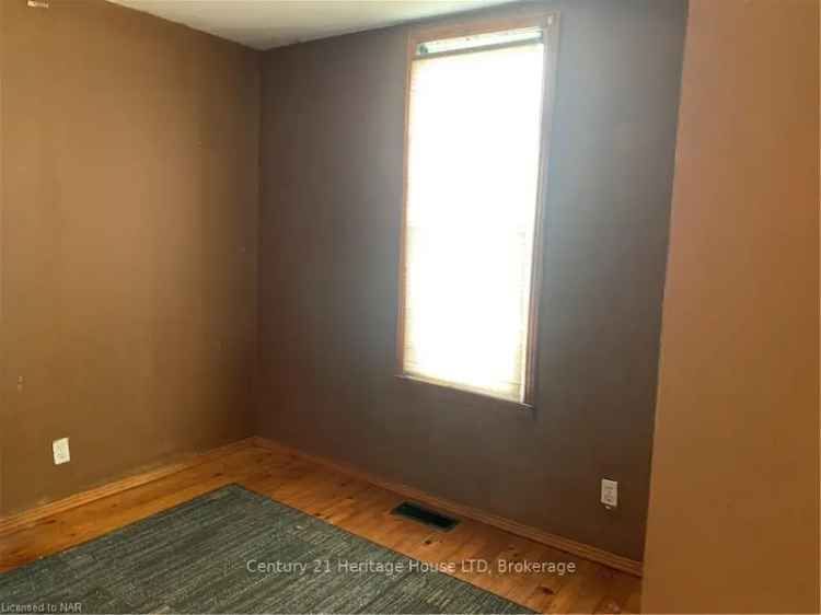 House For Sale in Niagara Falls, Ontario