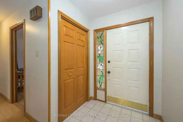 Family Home with Heated Pool and Shop