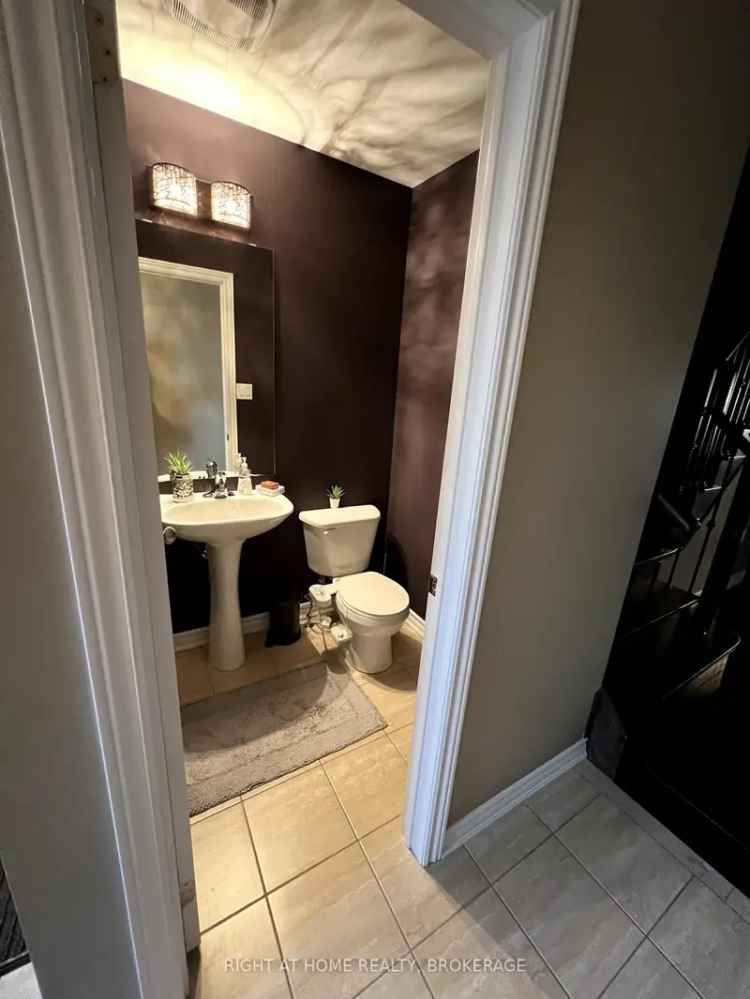Executive 4BR 3BTH Townhome Over 2000 Sqft