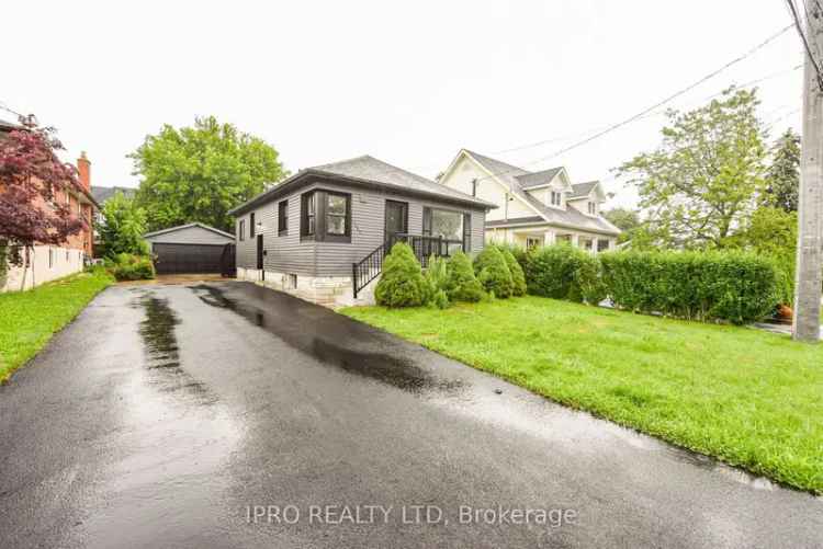 House For Sale in Mississauga, Ontario