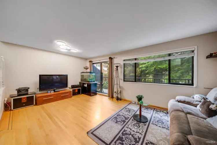 Burnaby North Townhouse 3 Bed 3 Bath 1964 sqft