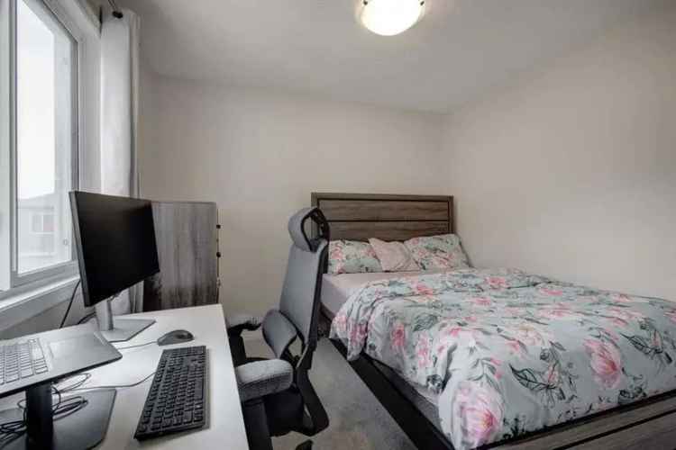 Stylish 3-Bedroom Calgary Duplex - No Condo Fees