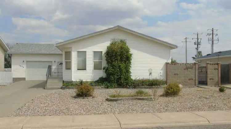 3 Bedroom 2 Bathroom Family Home Near Schools and Parks