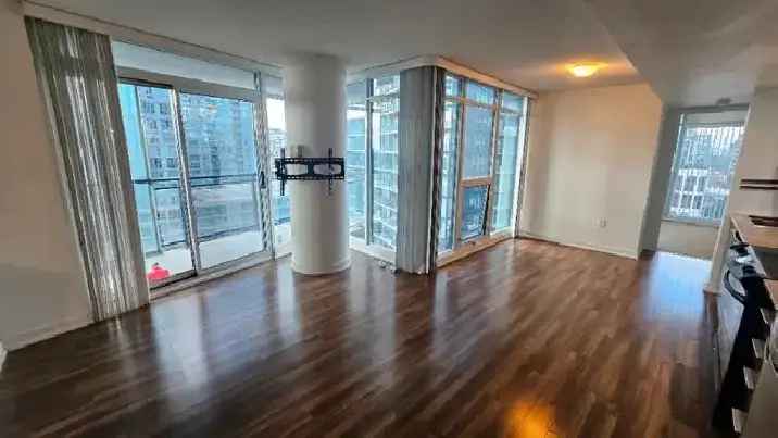 2 weeks free! Beautiful 2 Bed 2 Bath Condo OCT 15 Front Spadina