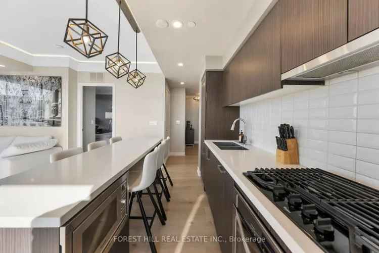 Condo For Sale in 501, St. Clair Avenue West, Toronto, Ontario