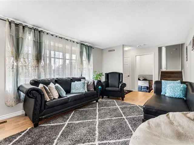 House For Sale in Tillsonburg, Ontario