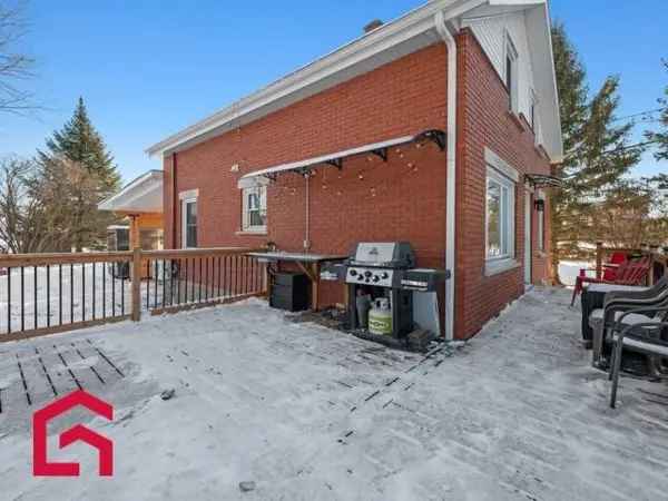 5-Bedroom Family Home For Sale Estrie