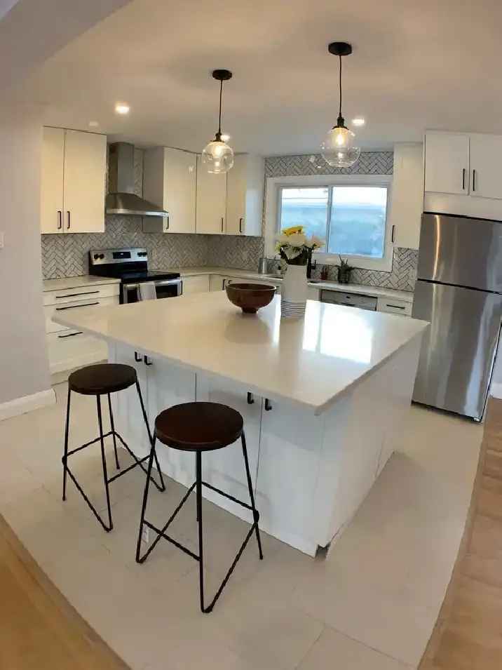 Rent 3 Bedroom Apartment in Ottawa with Gourmet Kitchen and Parking