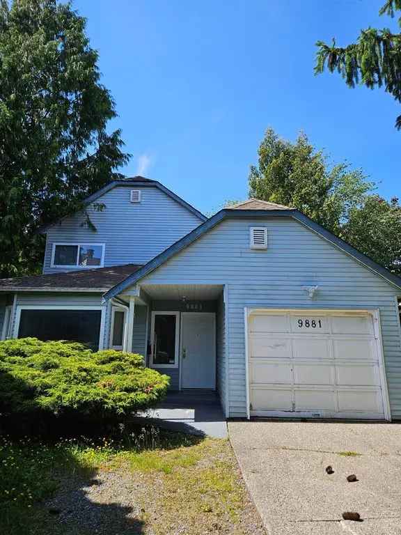 4 Bed 2 Storey Home Near Schools and Shopping