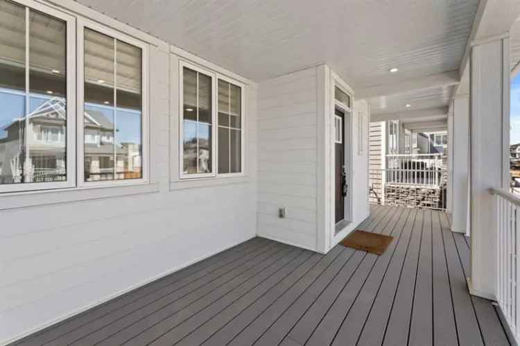 Two Storey Home in Alpine Park with 3 Beds and 2.5 Baths