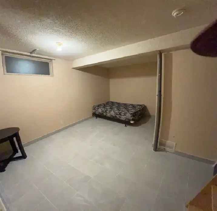 Room for rent in Calgary with utilities included and furniture