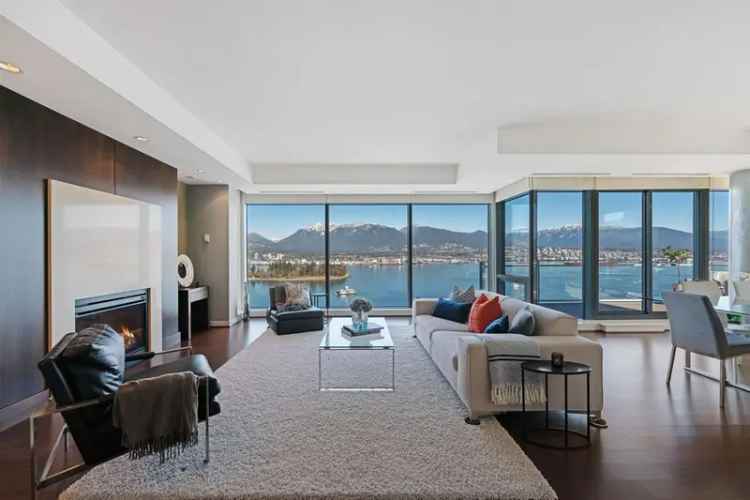 Luxury Coal Harbour Condo with Ocean Views and Private Garage